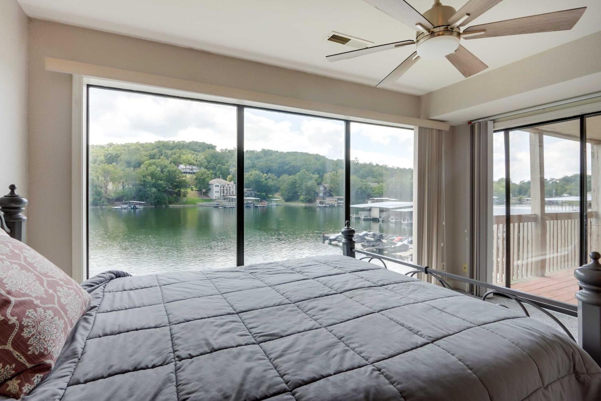 Lakefront Osage Beach Condo With Community Pool Exterior photo