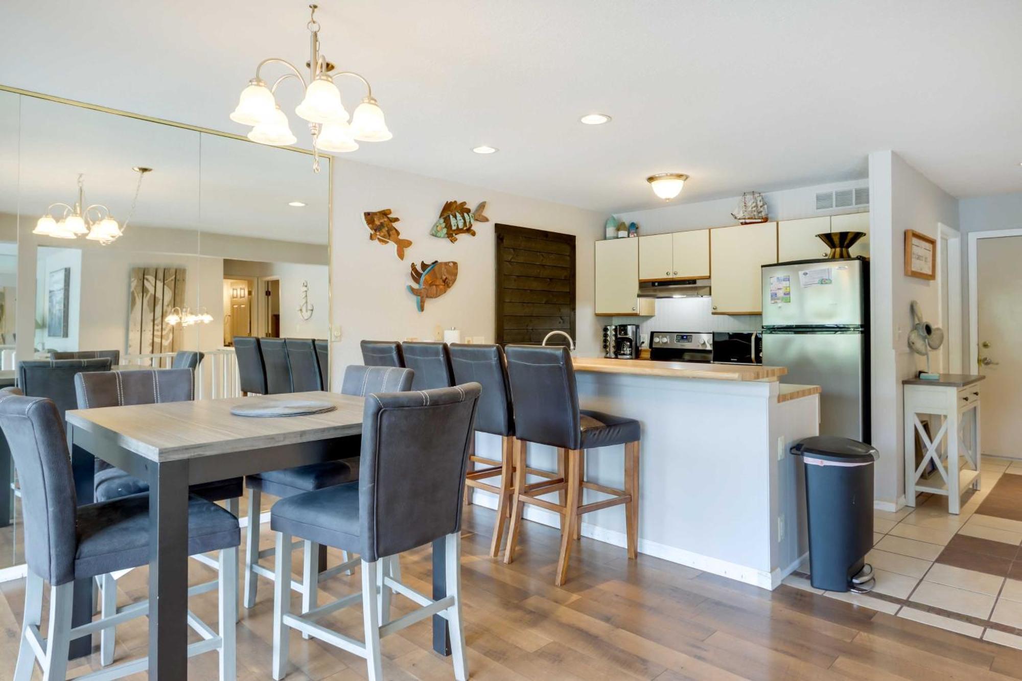 Lakefront Osage Beach Condo With Community Pool Exterior photo