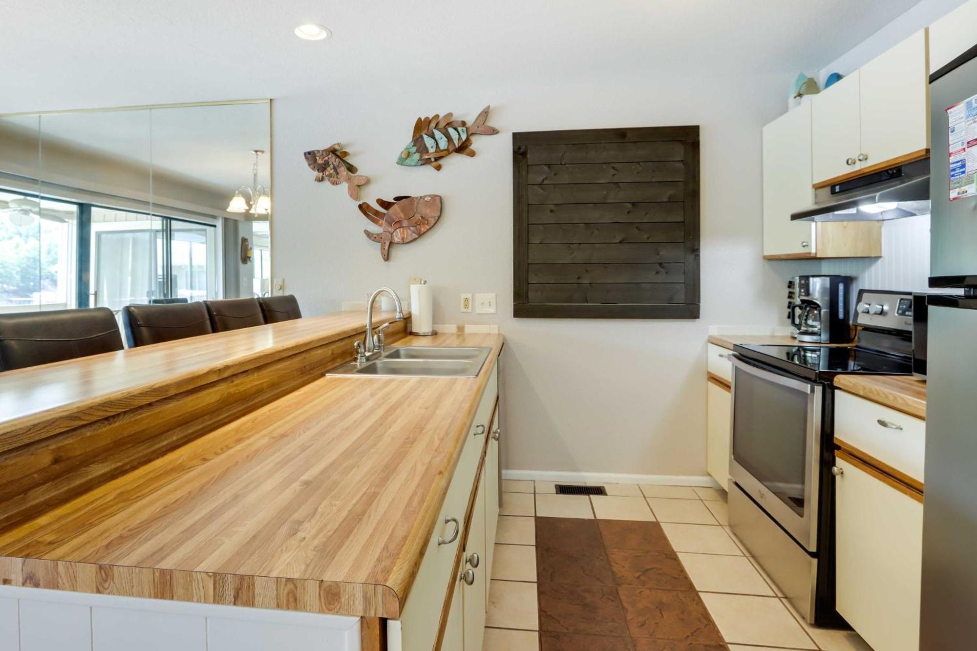 Lakefront Osage Beach Condo With Community Pool Exterior photo